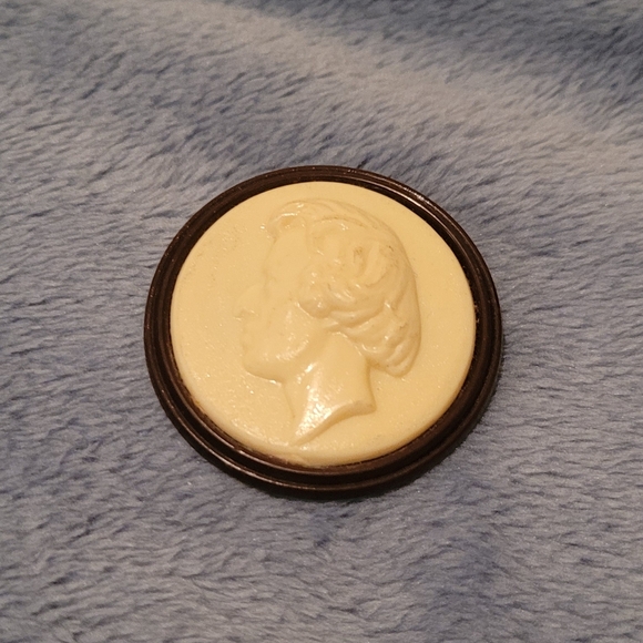 VIntage 1955 cameo of Fryderyk Chopin Society Badge - Picture 2 of 6